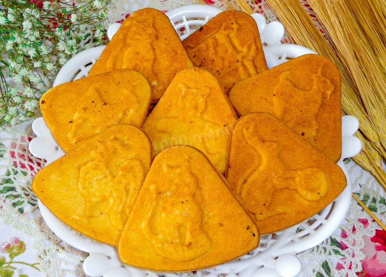 Печенье треугольники. Печенье треугольник в флрме. Печенье треугольники в форме. Рецепт треугольников на газе. Печенье в форме на газу треугольники.