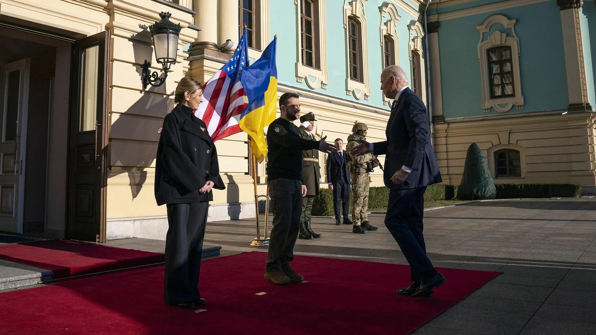 Байден россия украина. Байден визит в Киев. Визит Байдена в Киев 2023.