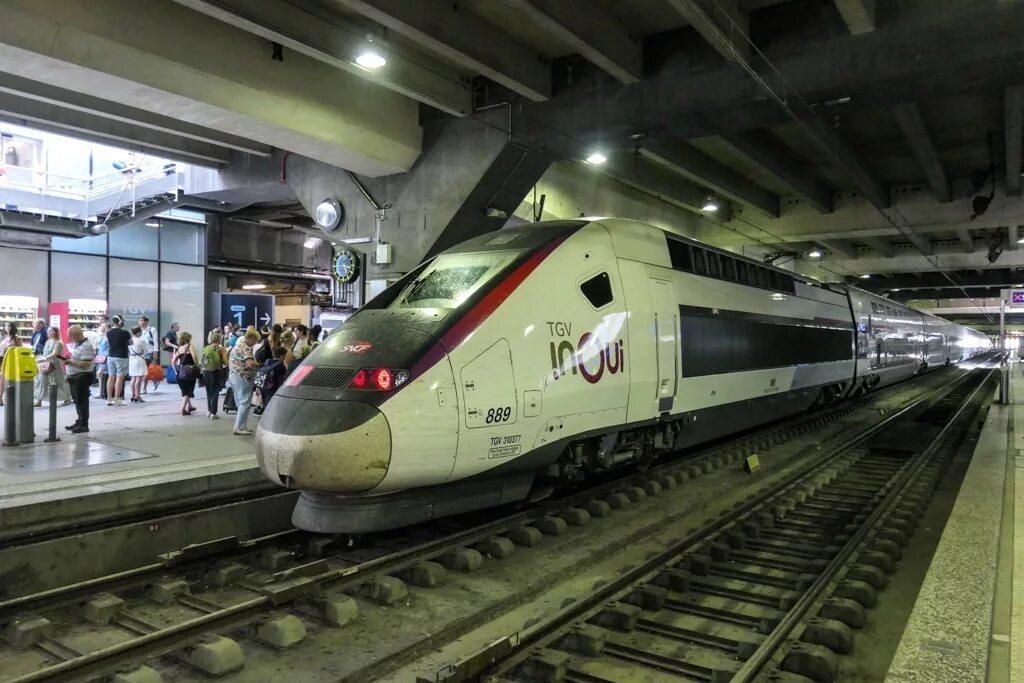 Высокоскоростные поезда Франции TGV. Скоростной поезд TGV Франция. Скоростной поезд TGV. TGV France поезда.