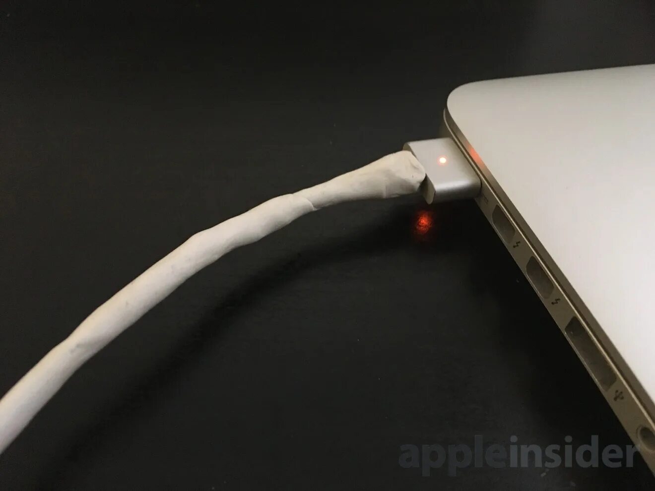 Apple magsafe iphone 12 pro. Apple MAGSAFE Charger mhxh3ze/a. MAGSAFE шнур iphone 12 Pro. MACBOOK Pro 14 MAGSAFE Cable. Iphone XR MAGSAFE.