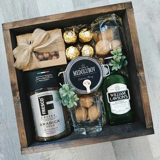 твоя коробочка. твоя коробочка. коробка угар для подарка. коробка для подарка селфи. подарки в коробке инстаграм.