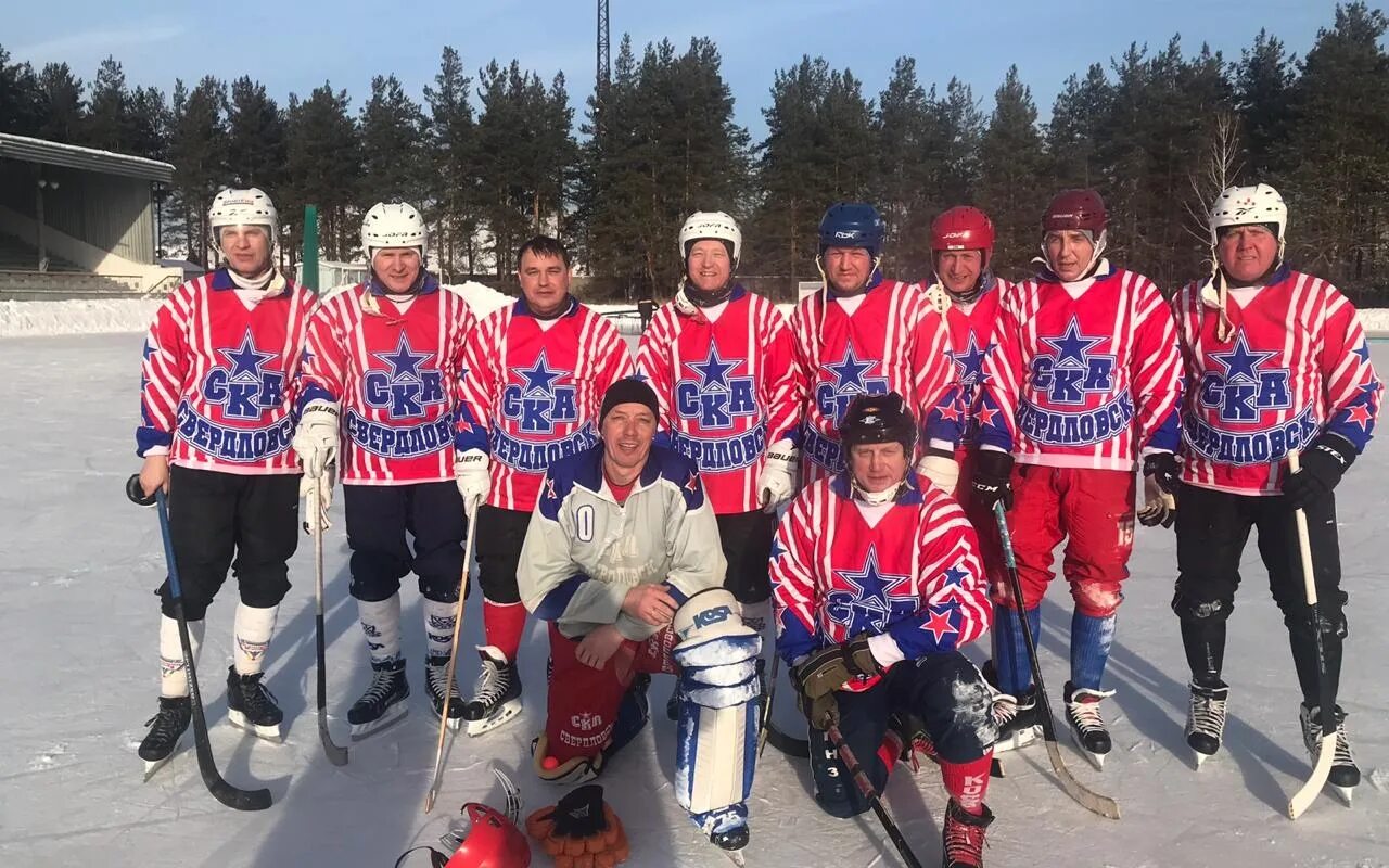 ска свердловск хоккей. ска свердловск хоккей с мячом. ска свердловск хоккей с мячом. хоккейная команда в воткинске. ска свердловск хоккей с шайбой.