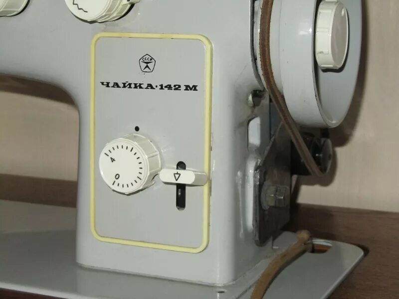 Швейная машинка чайка 142. Ремень чайка 143а. Машинка чайка ремень. Швейная машинка чайка 142м. Швейная машинка чайка 132м педальная.