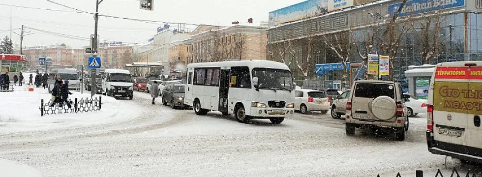 Автобусы Улан-Удэ. Транспорт Улан Удэ. Маршрутки Улан-Удэ. Маршрутка зима Улан-Удэ.
