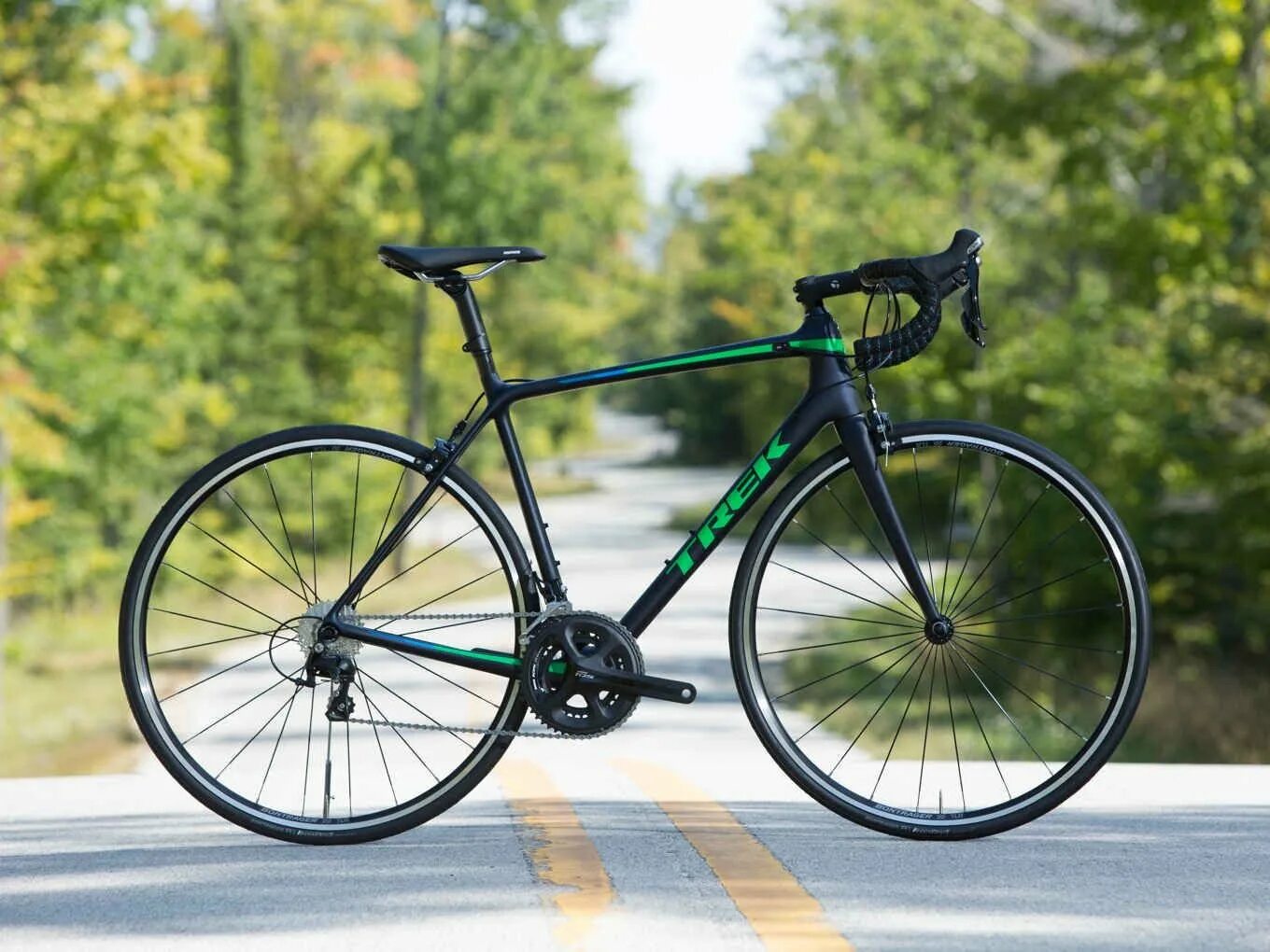 Дорога шоссейного типа как называется. Trek Emonda s5. Шоссер Trek. Trek Émonda SL 6 (2017). Стелс шоссейный.