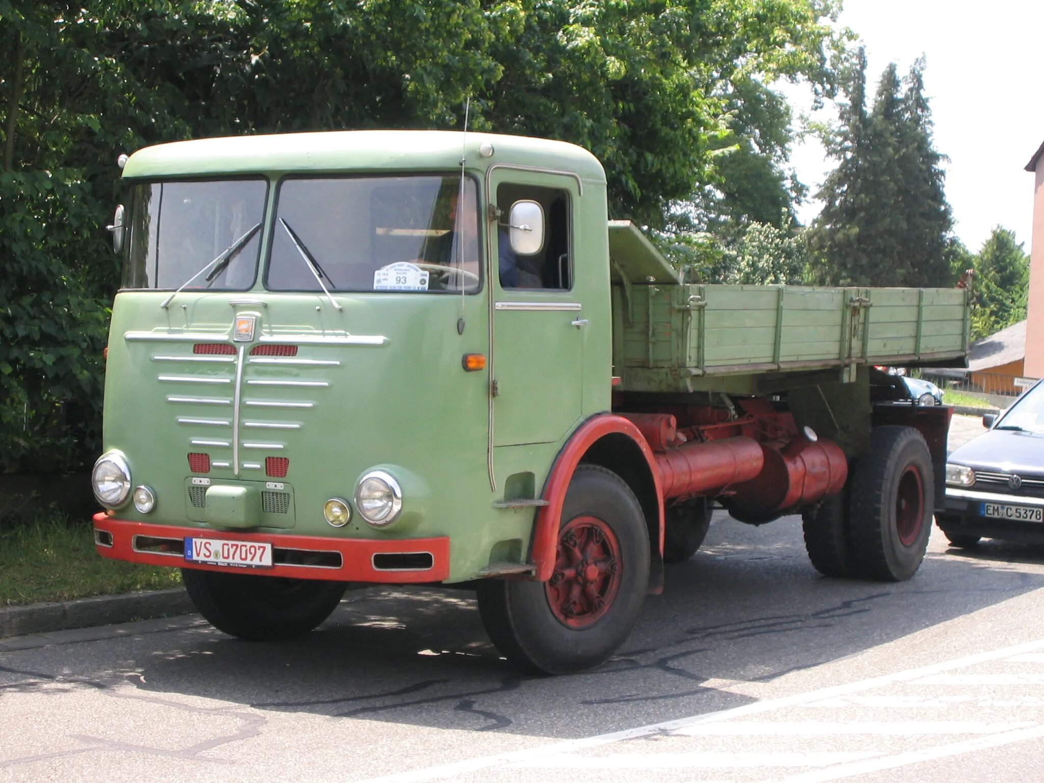Старый дизельный автобус. Бюссинг автобус. Bussing de. Бюссинг грузовик. Mercedes benz o3025.