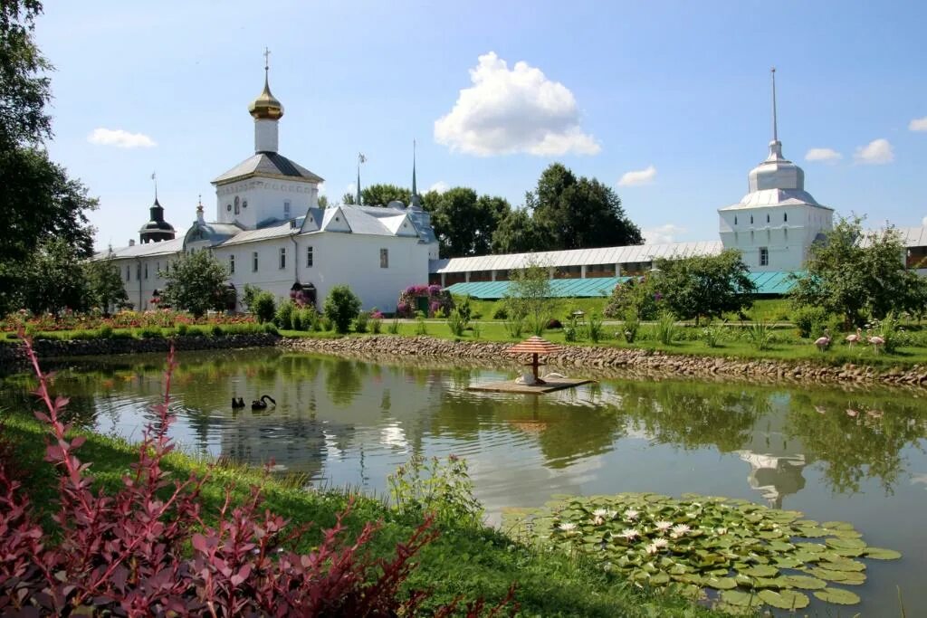 Свято введенский женский монастырь ярославль. Свято-Введенский Толгский женский монастырь. Свято-Введенский Толгский монастырь в Ярославле. Ярославский женский Толгский монастырь. Толгский монастырь достопримечательности Ярославля.