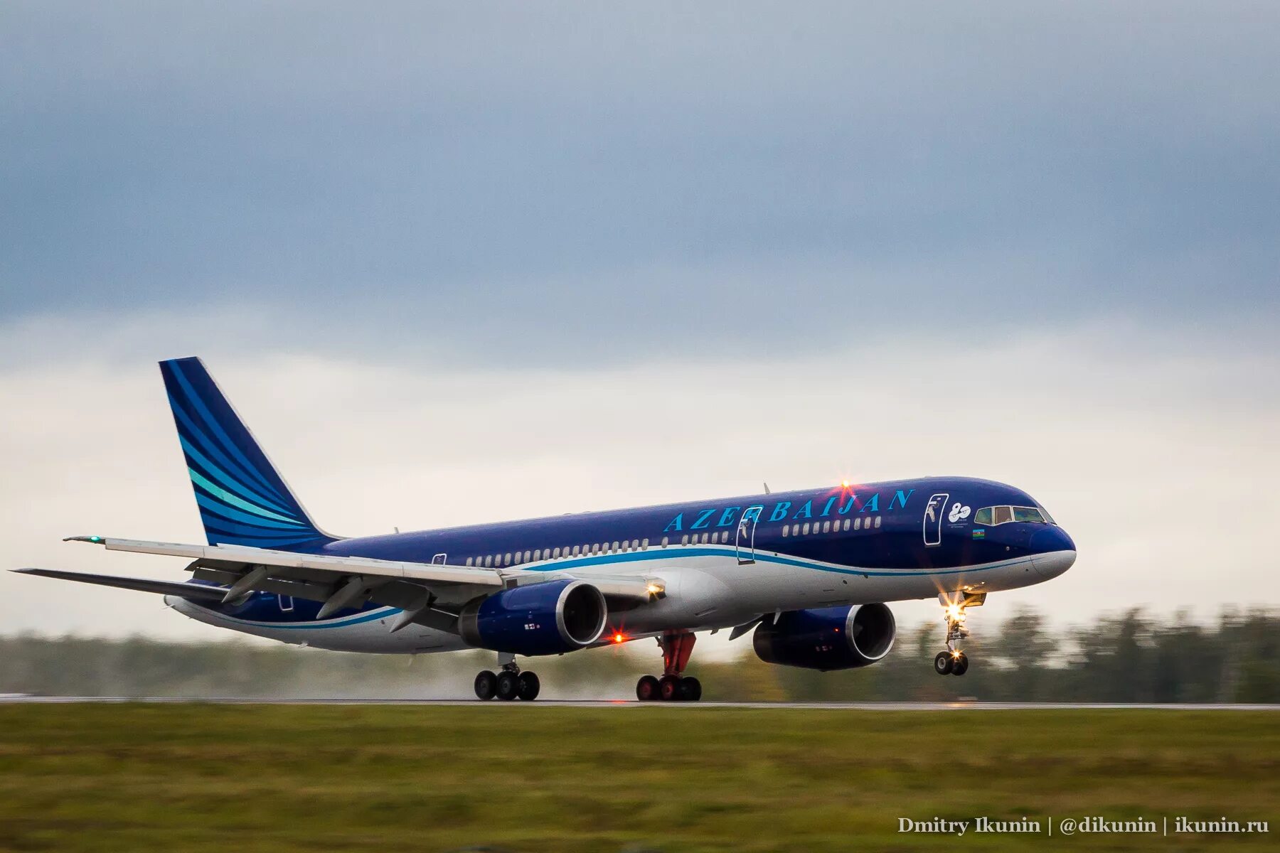 Сайт азал авиакомпания. Boeing 757 Аэрофлот. Боинг 757 АЗАЛ. B757 AZAL. Боинг 757-200 AZAL.