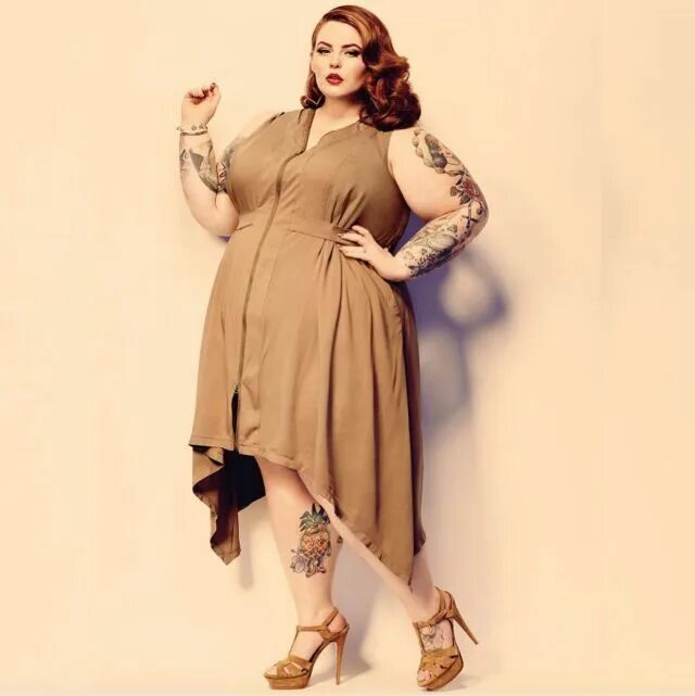 Rufa model plus size
