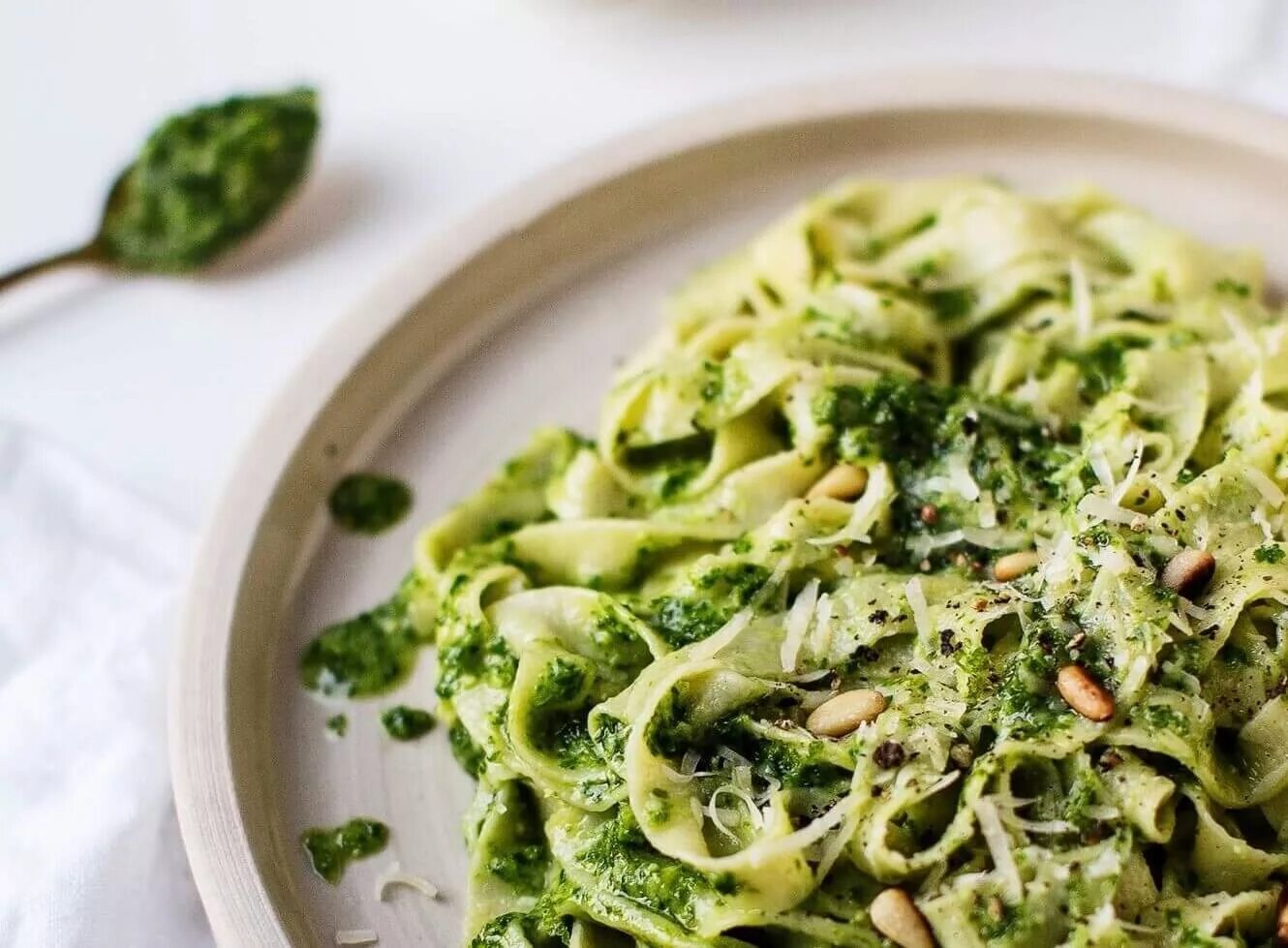 Тальятелле шпинатные. Тальятелле шпинатные. Тальятелле шпинатные. Тальятелле с форелью и шпинатом. Тальятелле шпинатные.