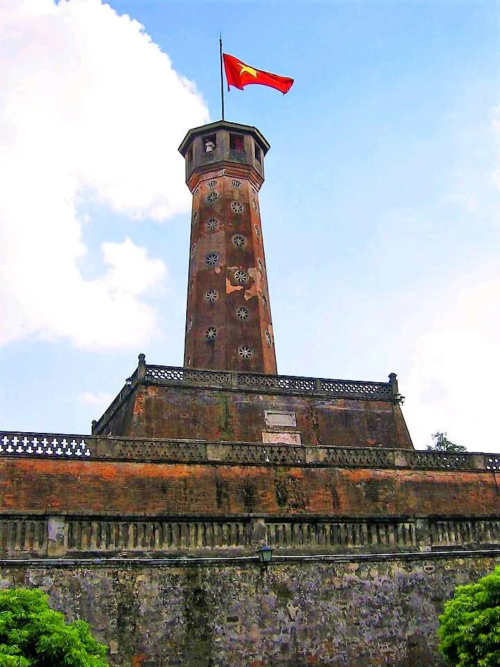 Башня ханой. Ханойская Цитадель Вьетнам. Тханг Лонг Цитадель. Ханойская Цитадель (г. Ханой). Флаговая башня в Ханой.