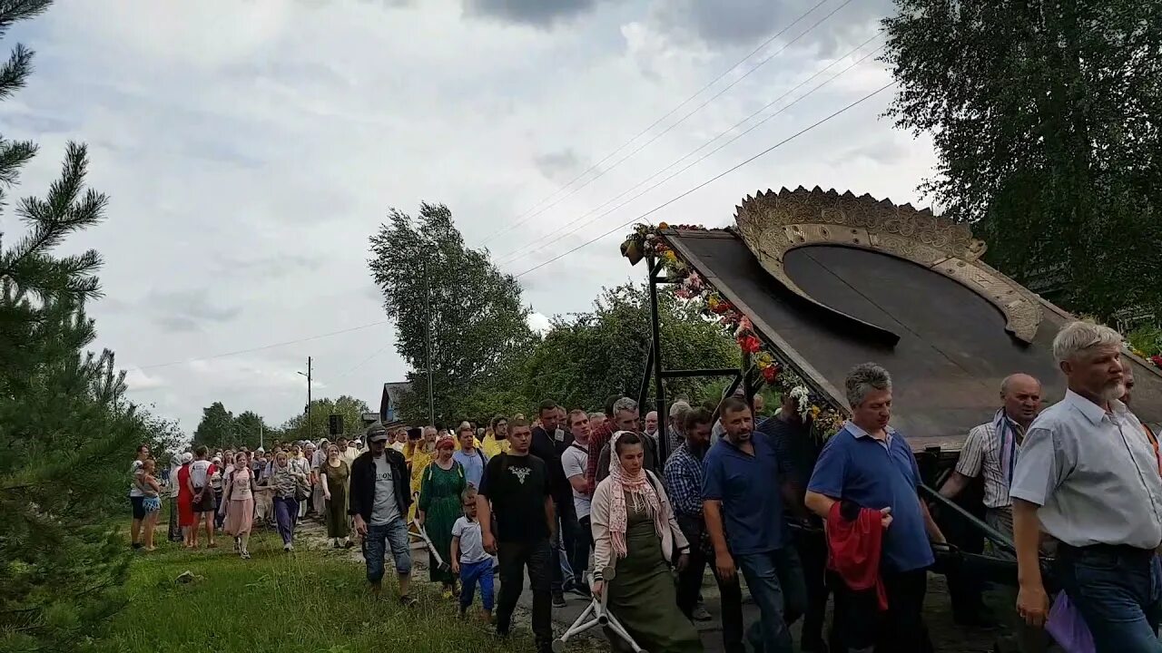 Крестный ход с иконой спаса тутаев. Тутаев крестный ход. 22. Спас всемилостивый икона тутаев крестный ход. Крестный ход тутаев 2021.