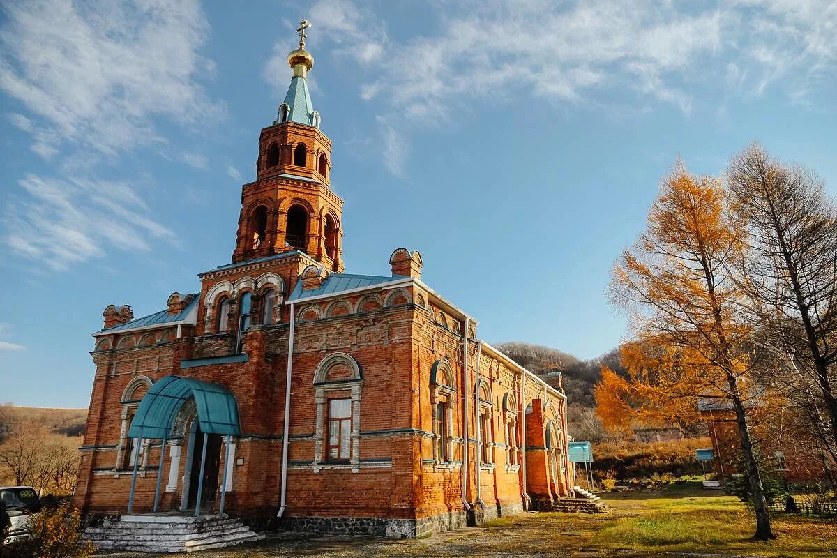 Поселок раздольное. Село Раздольное Приморский край. Приморский край Надеждинский район поселок Раздольное. Монастырь Раздольное Приморский край. Женский монастырь в Раздольном Приморского края.