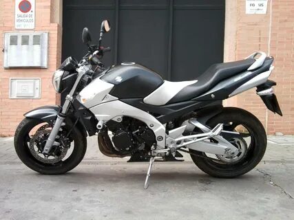 Suzuki gsr 600