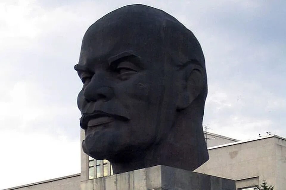 Голова ленина в улан-удэ. Известные скульптуры головы. Памятник ленина в улан удэ голова улан-удэ. Голова памятника. Голова памятника.