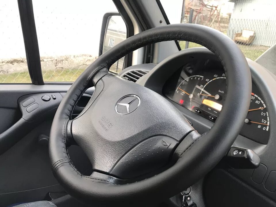 Руль Мерседес Спринтер Классик. Руль Мерседес Спринтер 1. Mercedes Benz Sprinter 2005 руль. Руль Мерседес Бенц Спринтер 901.