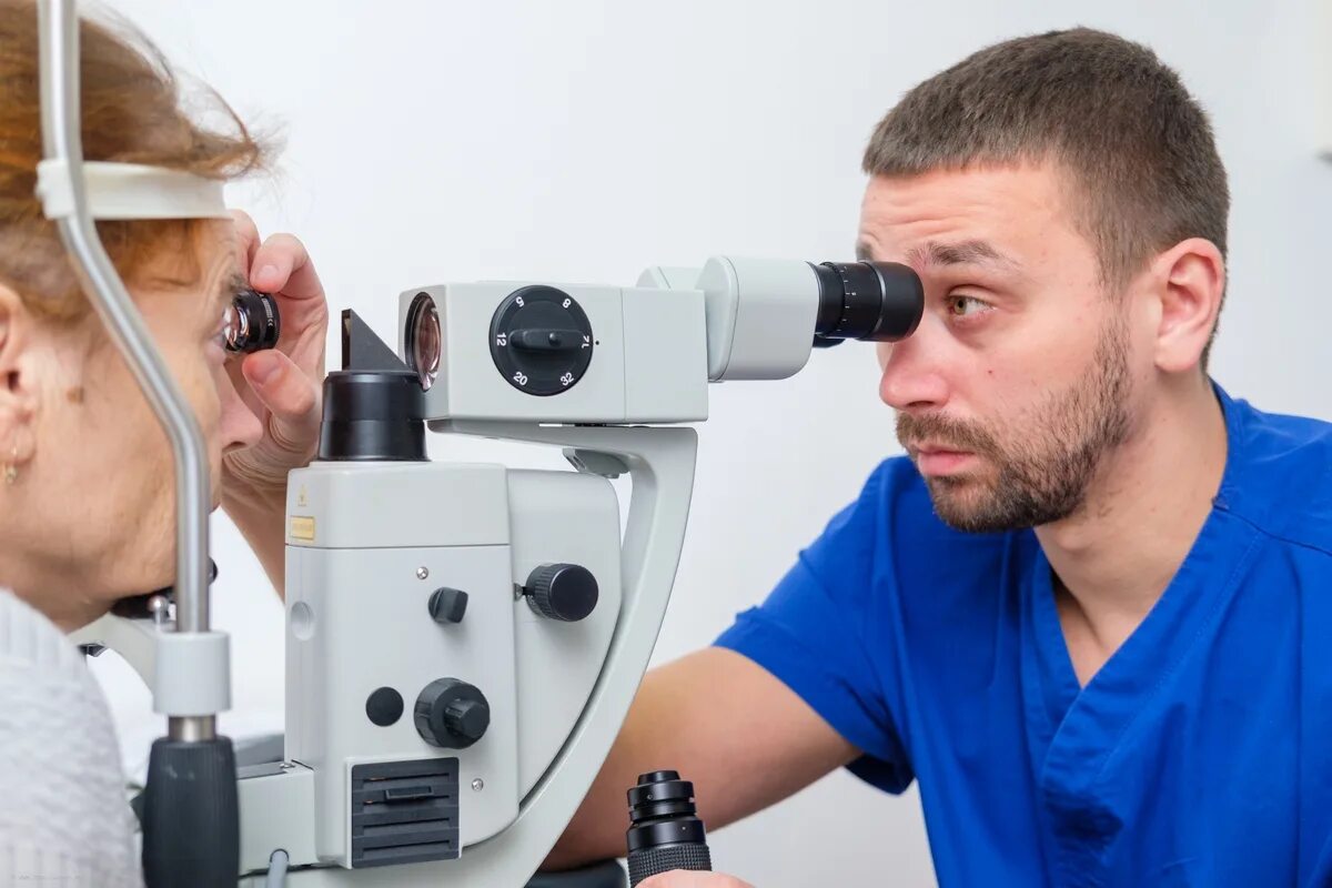 Окулист лазерный хирург. Гордеева марина владимировна офтальмолог. Комаров андрей викторович. Овчинников александр иванович офтальмохирург. Думенов евгений владиславович офтальмолог.