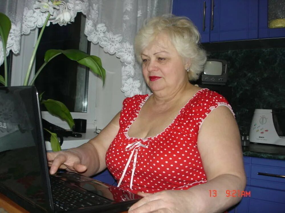 Старые тетки с молодыми. Женщина 67 лет. Женщина 62 года. Российские женщины 67 лет.
