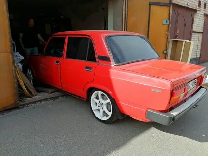 2105 красная