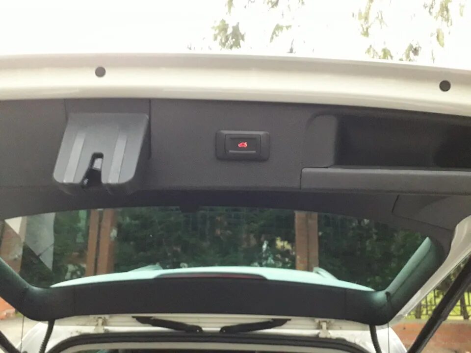 Как снять кнопку багажника тигуан 1 Volkswagen Tiguan 2007-2015: Removal and installation of the lock of a door of a