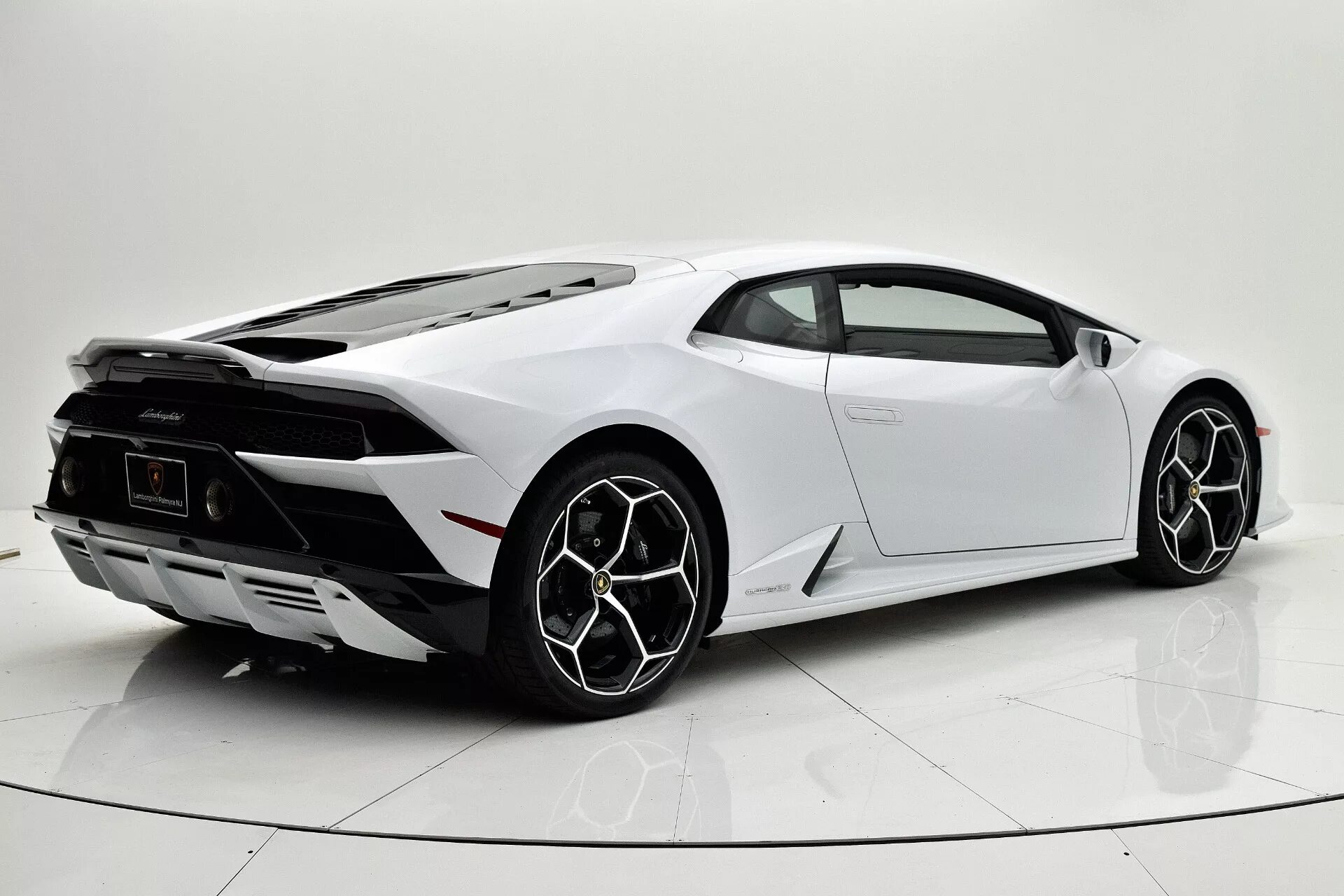 Мод ламборгини хуракан. Lamborghini Huracan EVO. Ламборгини Хуракан 2021. Урус Хуракан белая. Ламборджини Хуракан последняя модель.