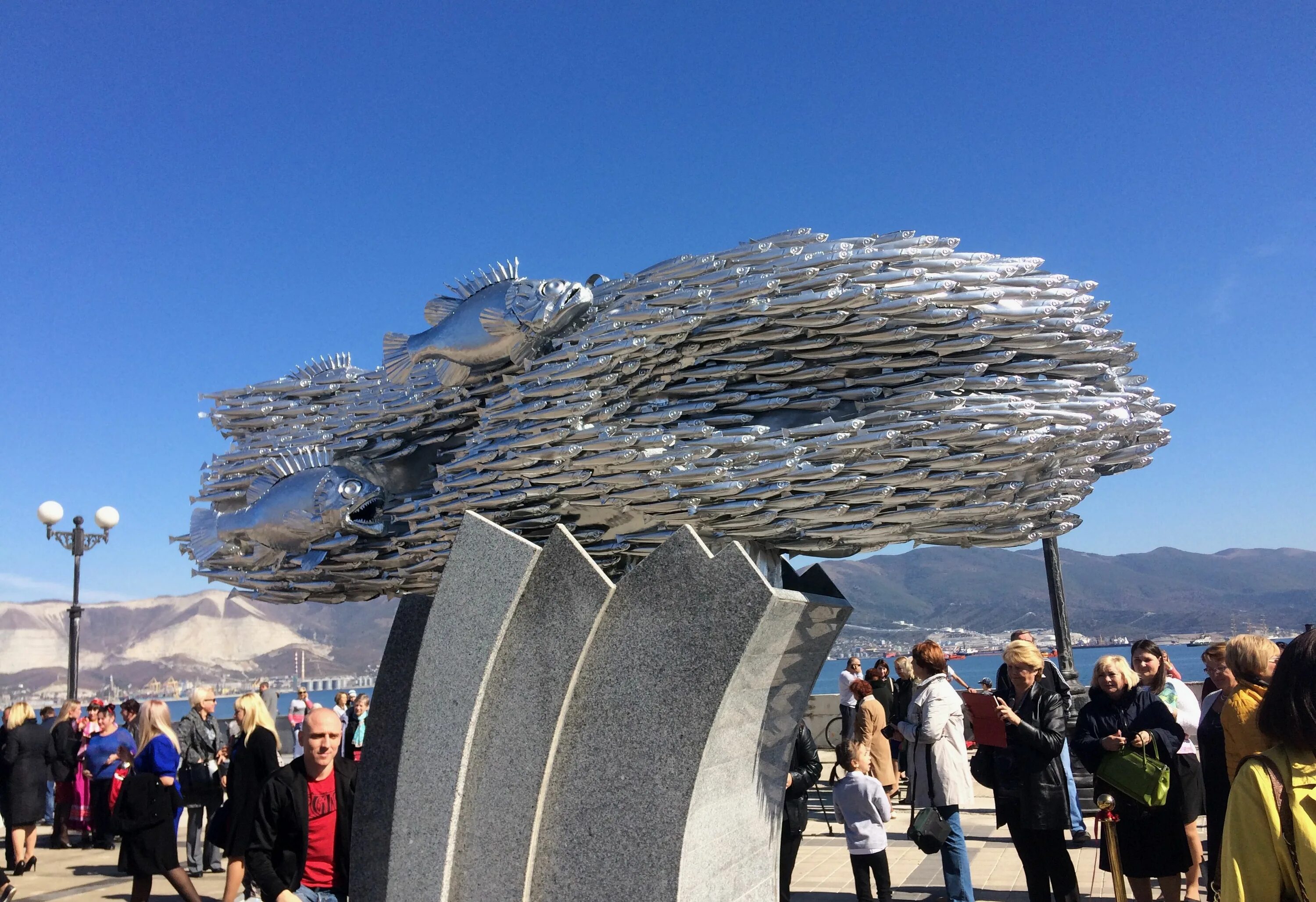 набережная новороссийска памятник хамсе. набережная новороссийска памятник хамсе. памятник хамсе в новороссийске. набережная новороссийска памятник хамсе. памятник хамсе в новороссийске.