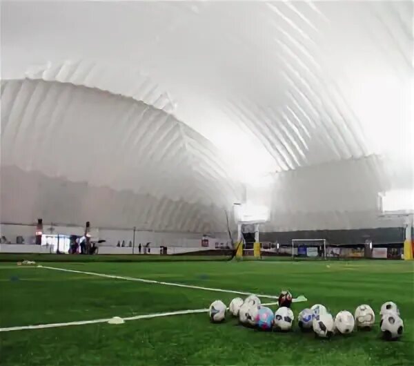Stade de la membrane gonflable - Chine Un terrain de jeux et intérieur prix