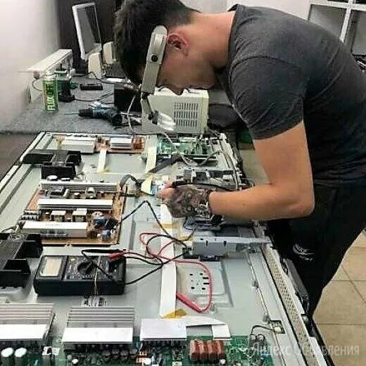 мастерские по ремонту телевизоров. мастер телевизоров. ремонт телевизоров в гатчине. ремонтная мастерская телевизоров. купить телевизор в гатчине магазины.