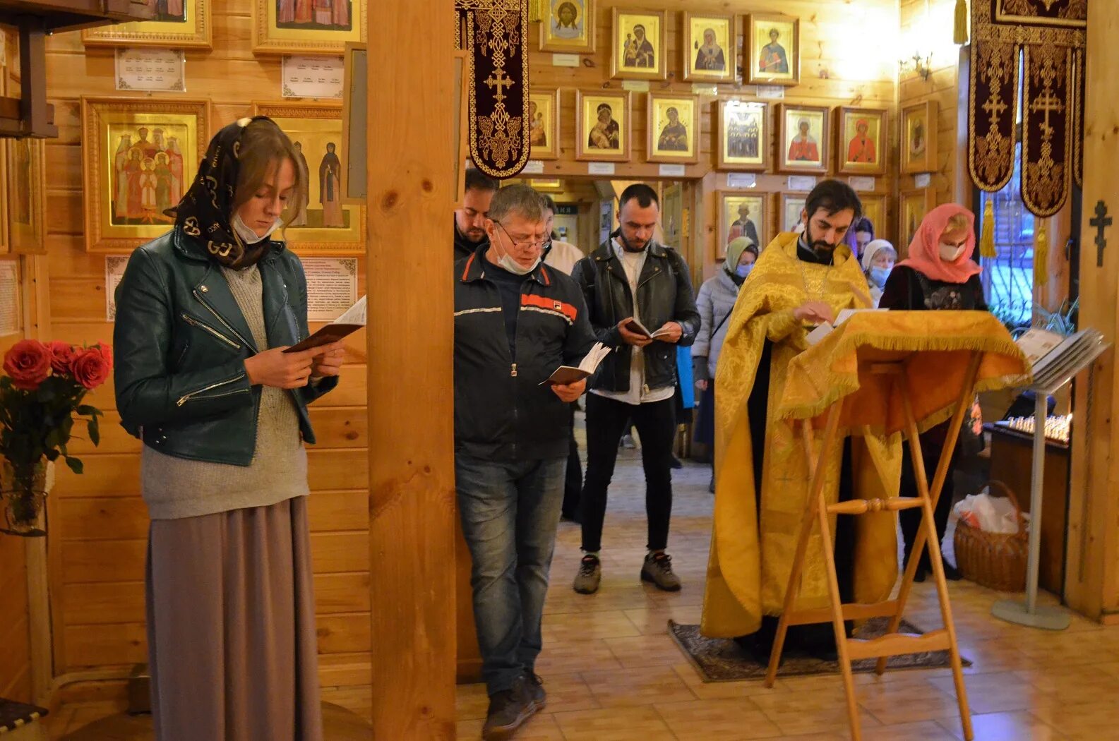 Ермоген зюзино. Храм святителя Ермогена в Зюзино. Храм Луки в Зюзино. Церковь Святого Ермогена в Чертаново. Храм священномученика Ермогена в Москве.