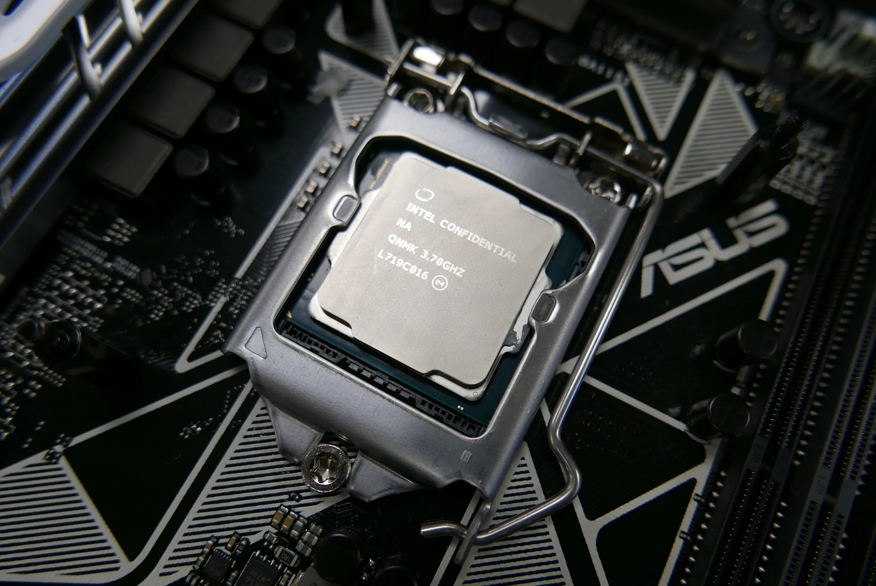 Процессор intel core i7 8700k. Intel core i7-8700. intel i7 8700k. i7 8770k.