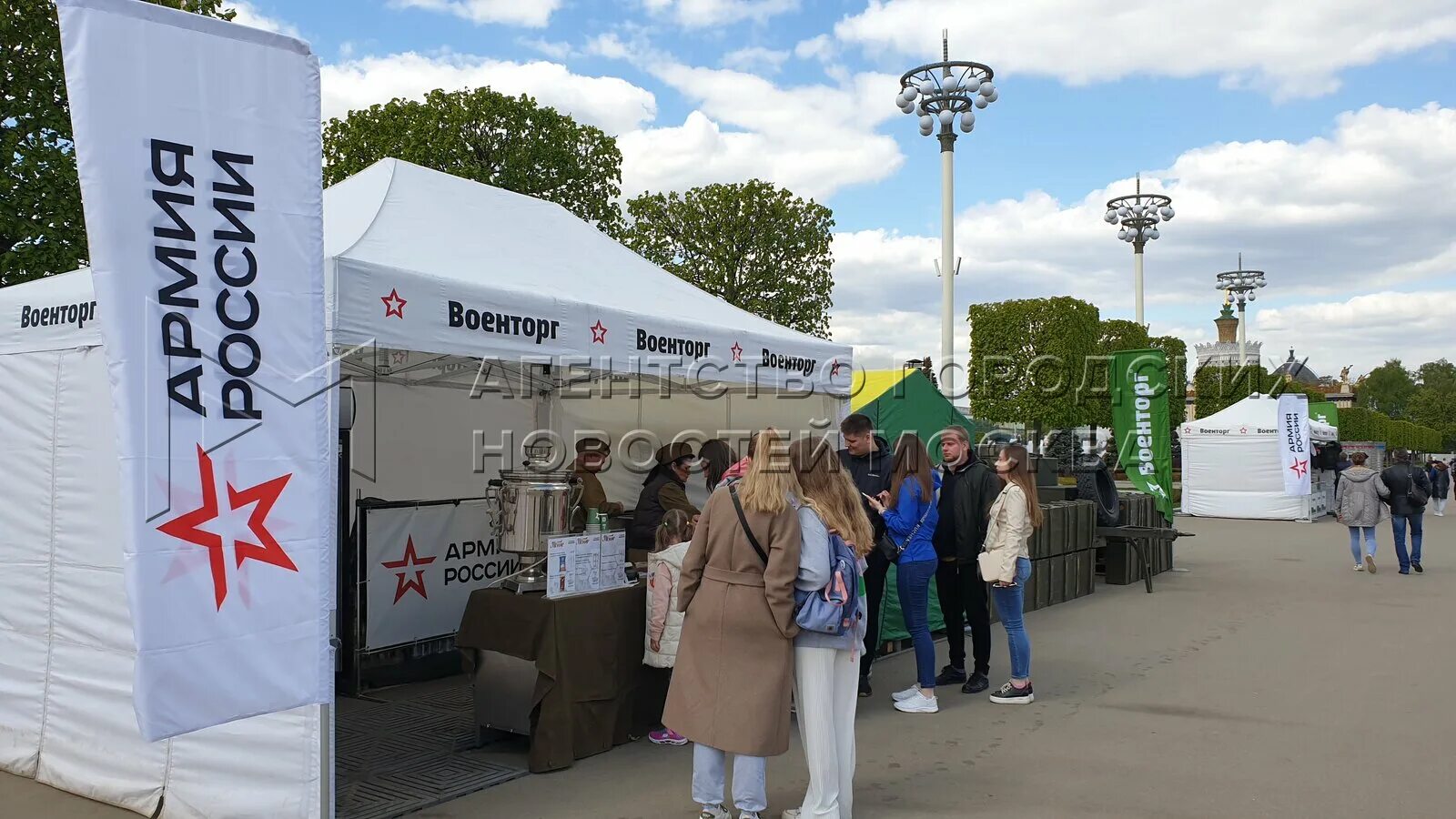 ВДНХ 9 мая. Выставка ВДНХ. ВДНХ на майские праздники. ВДНХ сегодня.