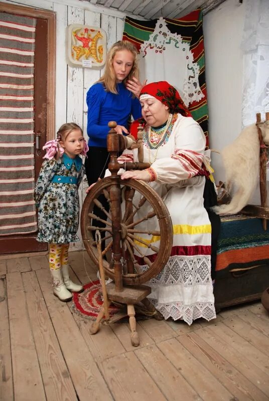 Прялка. Тролли художника-иллюстратора rolf lidberg. Журавлев пряха картина. 7 января день прялки (distaff day). Прялка и веретено в древней руси.