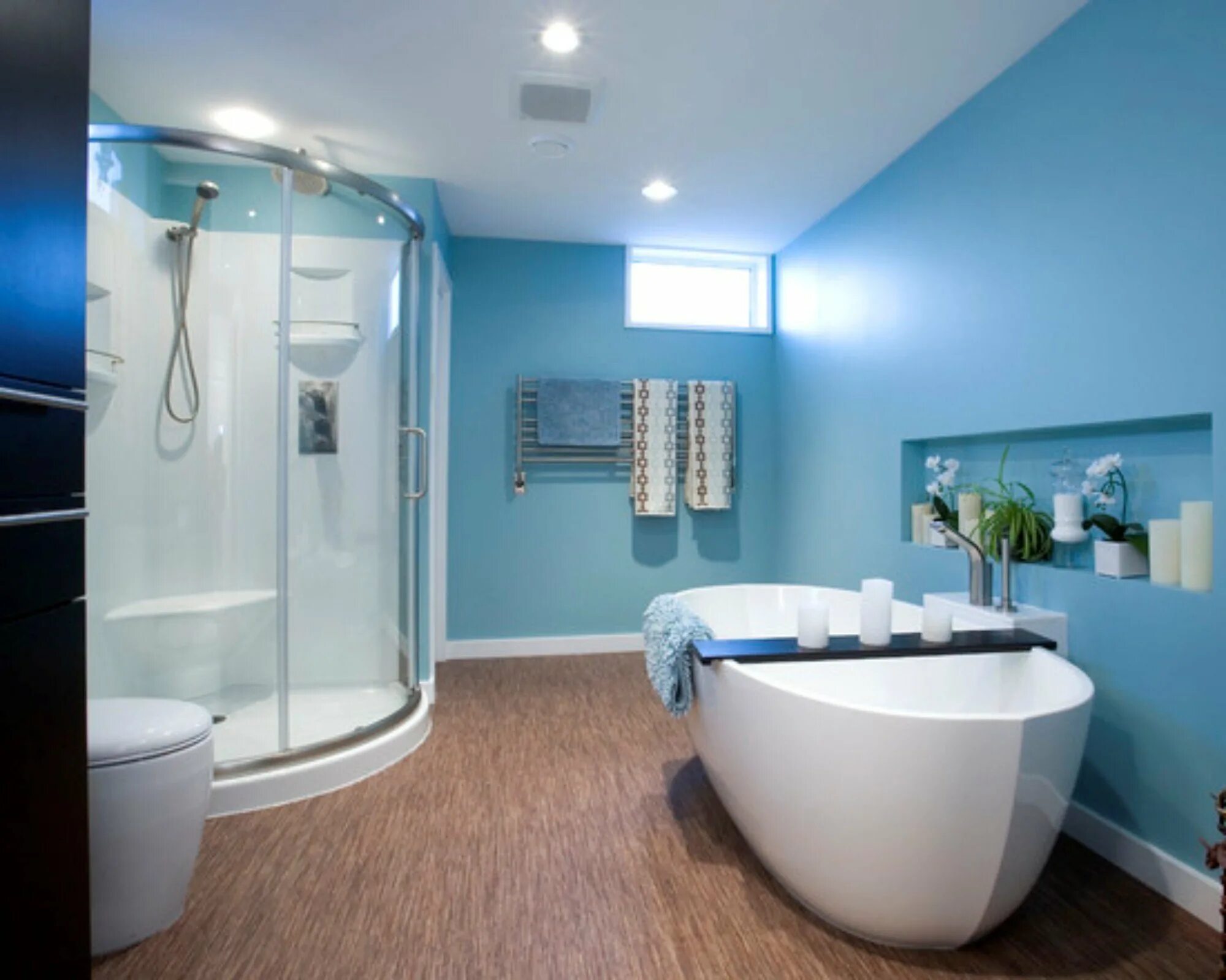Ванная комната вода. Покрашенная ванная комната. Краска для ванной комнаты. Краска для ванной комнаты для стен. Крашенные стены в ванной.