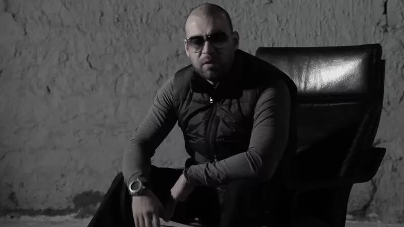 Руставели многоточие фото. Mc l. Рок концерт. Монотонная лжеджа. Руставели (музыкант) украина.