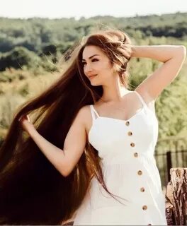 Милая очень красивые волосы