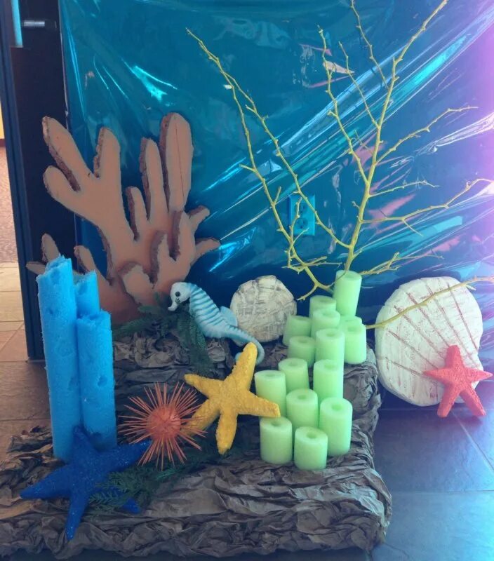 Декорации на морскую тему. Украшение детского праздника на морскую тему. Морские декорации. День нептуна в лагере. Костюм на праздник нептуна.