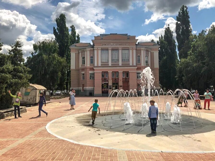 Борисоглебск сегодня. Борисоглебск воронежской области фонтаны. борисоглебск центральная площадь. площадь театра имени чернышевского борисоглебск. театральная площадь в борисоглебске.