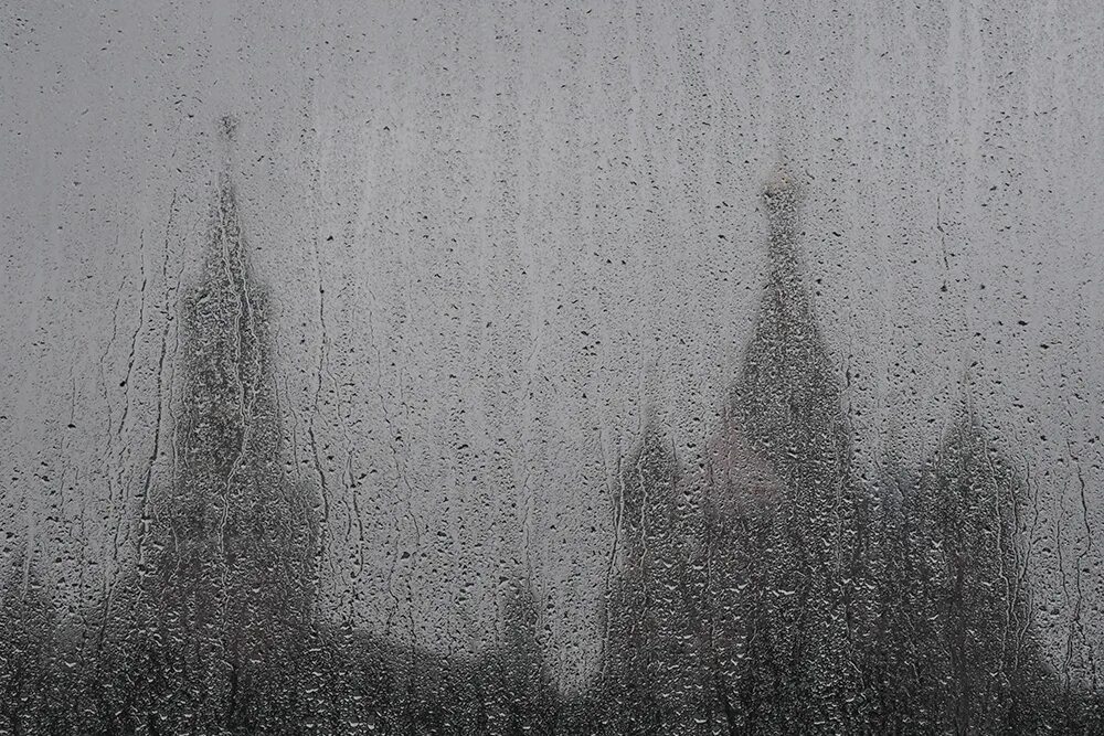Дожди усилить. Вид на Кремль в ненастную погоду. Картина вид на Кремль в ненастную погоду.
