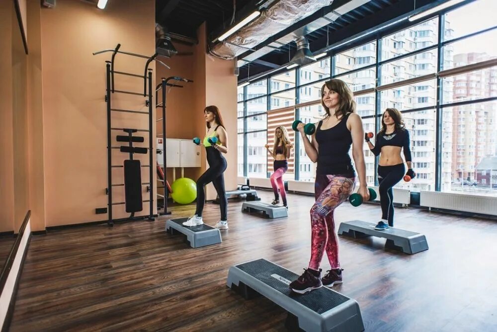 Фитнес ссср марьино. Спортклуб ссср шмитовский 16 бассейн. Легенда гусь-хрустальный тренажерный зал. A fitness железнодорожный. Спортзал носовихинское шоссе.