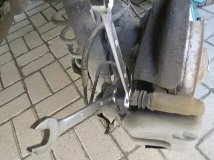 Замена задних тормозных колодок пежо 308