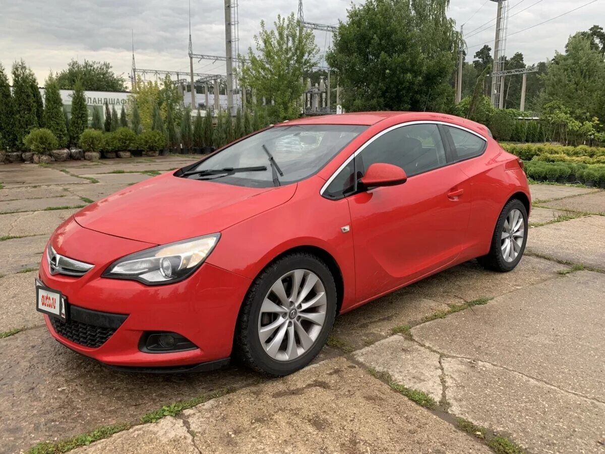 Купить опель тюмень. Opel Astra GTC 2012 красная. Opel Astra j 2012. Opel Astra j Red. Opel Astra j GTC красный.