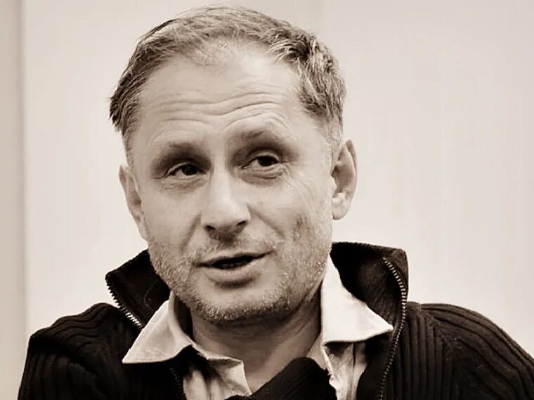 Главный редактор почта. Редактор журнала. Профессия главный редактор. Профессия главный редактор. Редакция журналисты.