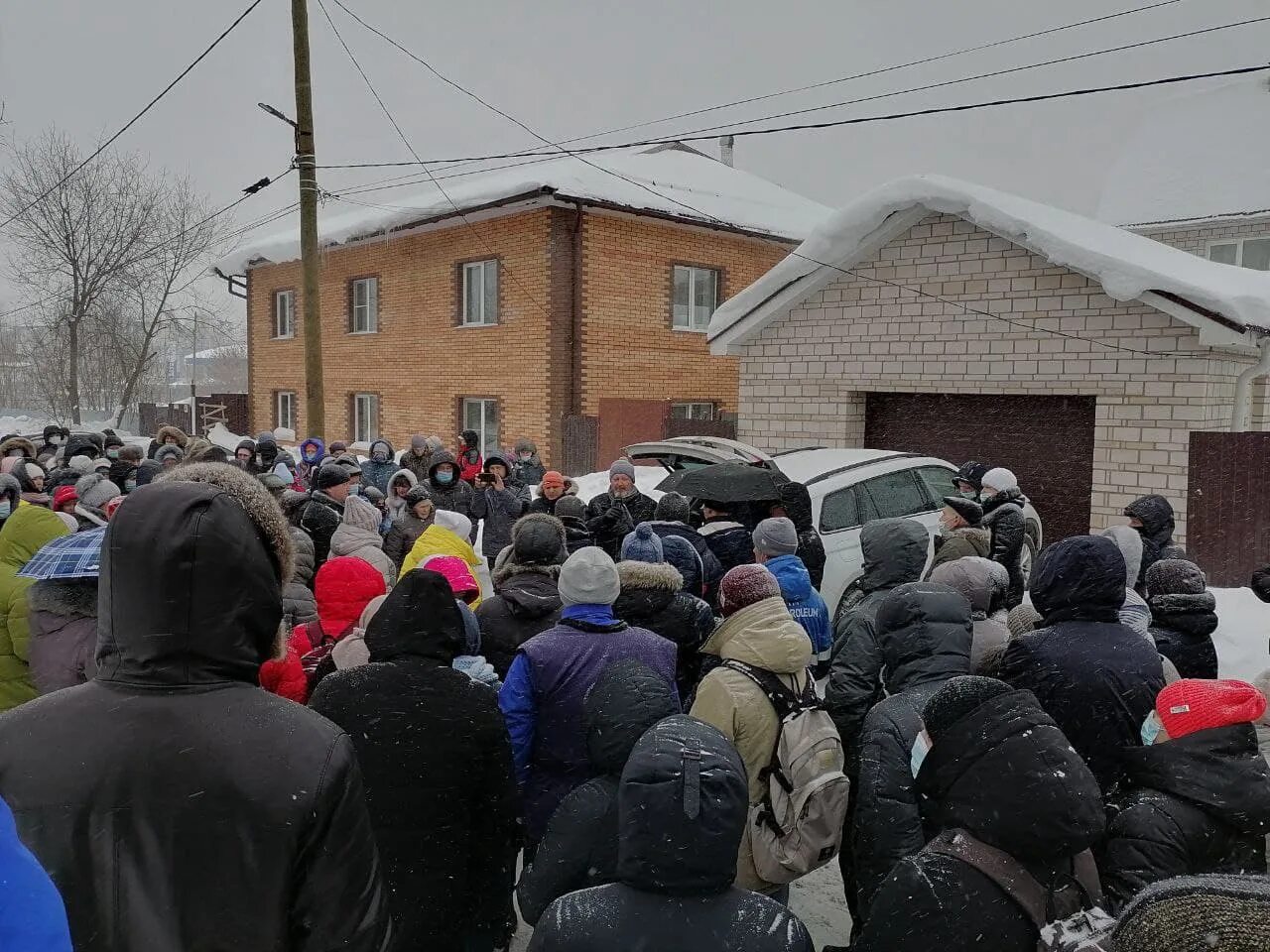 Восточный поселок Ижевск. Собрание жильцов частного сектора зимой. Опасные районы Ижевска. Коммерсант новости. Риа новости коммерсант