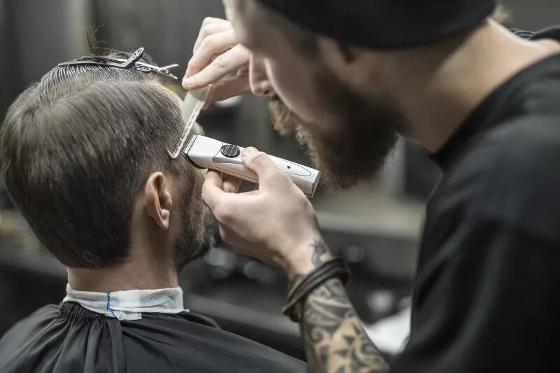 Как объяснить парикмахеру как подстричь. Как объяснить парикмахеру как подстричь. Что нужно знать чтобы выполнить стрижку. Стрижка процесс. Как объяснить парикмахеру как подстричь.