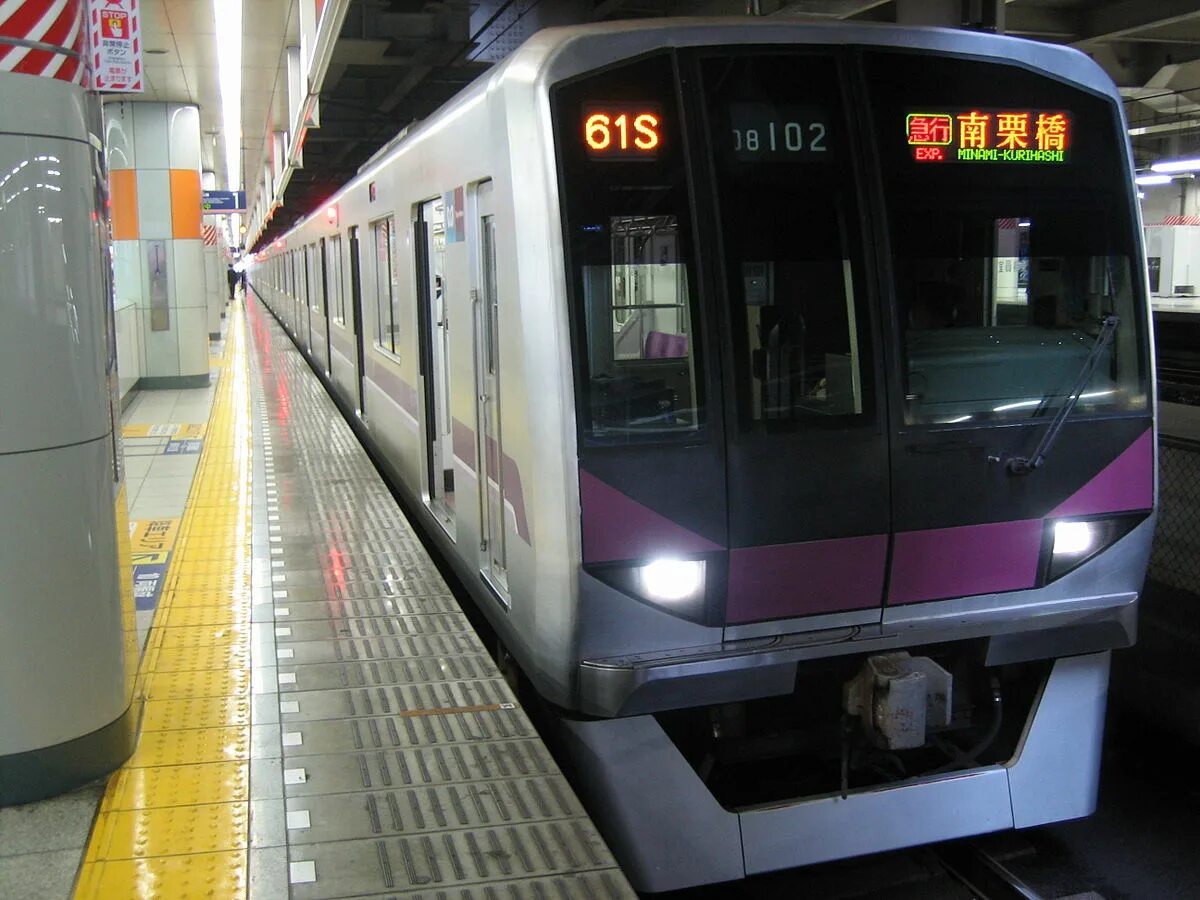 Поезд метро Токио. Metro Tokyo 6000 кабина. Токио метро синий поезд. Tokyo model