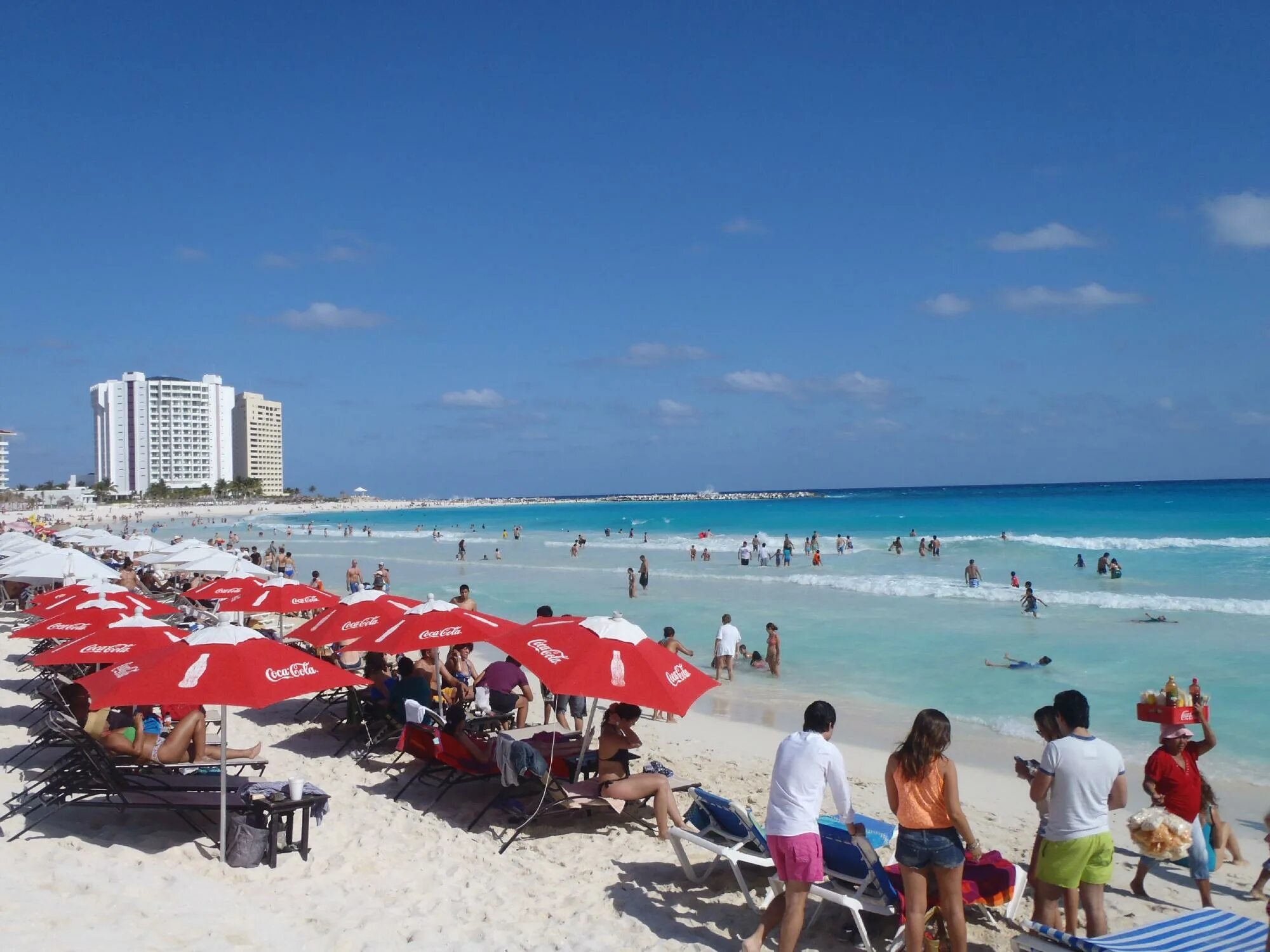 Forum beach. Playa forum Канкун. Forum Beach Cancun. Достопримечательности Канкуна Мексика. Скарлет пляж в Мексике.