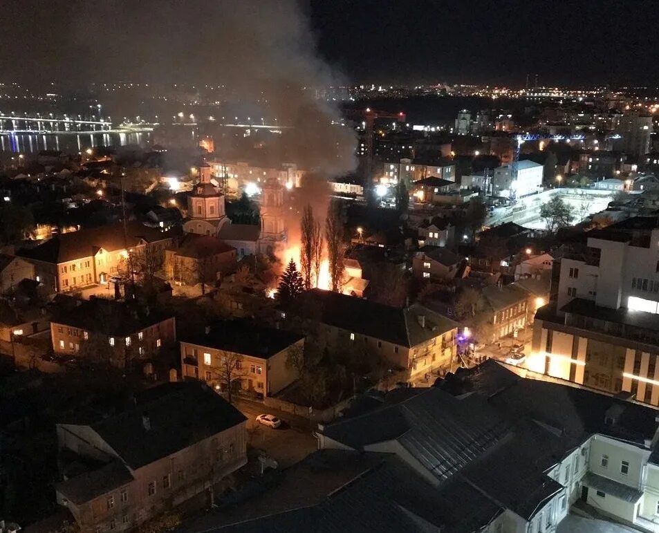 Воронеж вечером. Пожар в Воронеже сейчас. Воронеж поджог. Взрыв в Воронеже сейчас на Сакко и Ванцетти. Громкие хлопки в воронеже сегодня