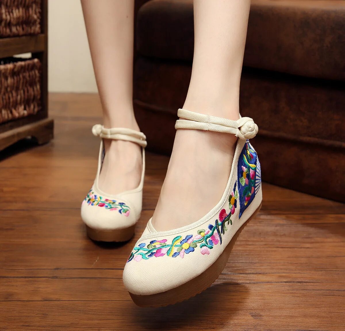 традиционная китайская обувь женская. китайские туфли. женская обувь китай. женская обувь китай. китайские туфли.