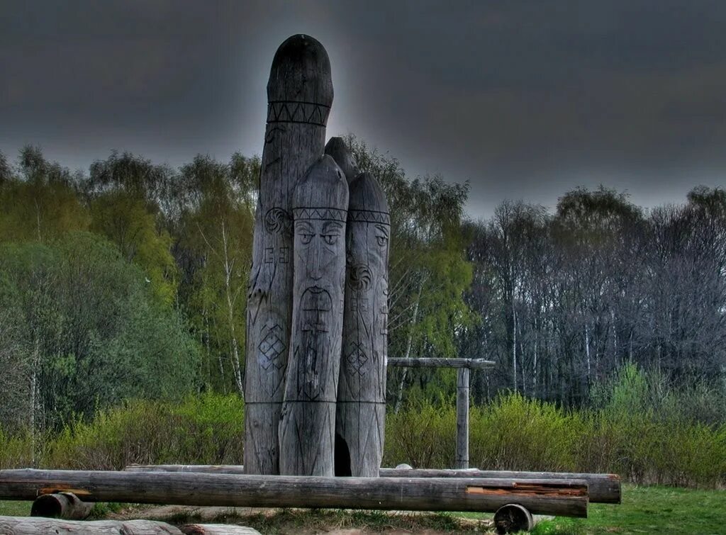 Капище место силы. Идолы капище битцевский парк. Капище место силы. Капище перуна битцевский парк. Поселок алхо карелия.