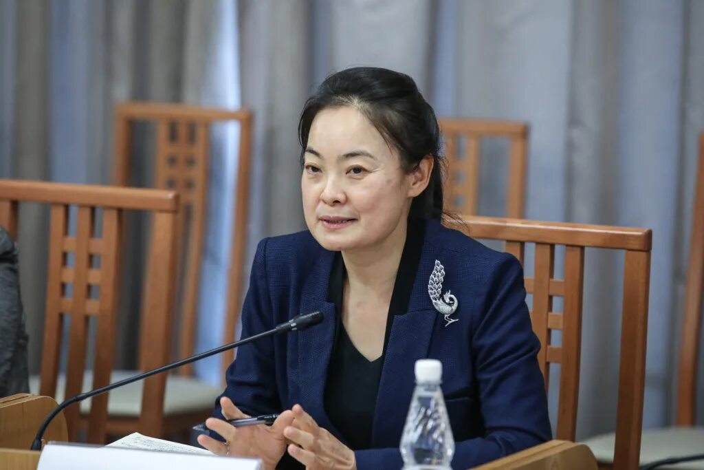 Порт китая владивосток. Китай город владивосток. Китайцы во владивостоке туристы. Генеральный консул кнр г-жа ван вэньли. Пяо мэйшань бгу.